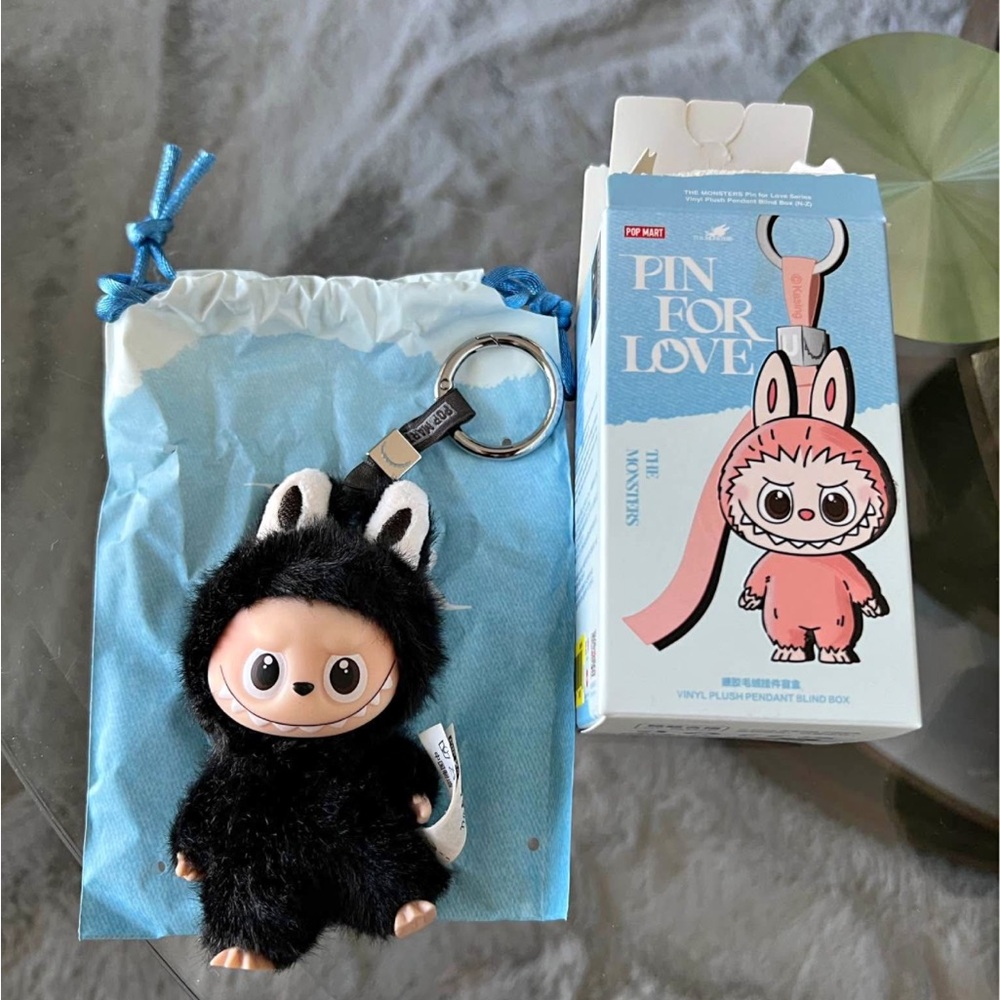 Pin for Love “R” keychain Labubu